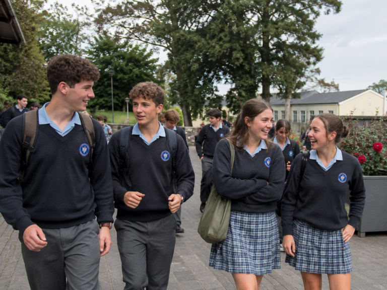 Estudiantes en un colegio irlandés durante un curso escolar